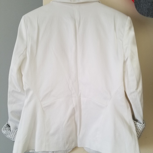 Blazer - Picture 2 of 3